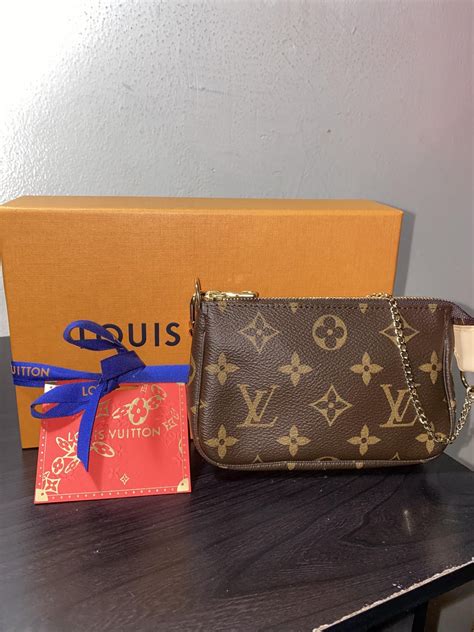 Has anyone had any luck stalking the lv website for mini pochette 